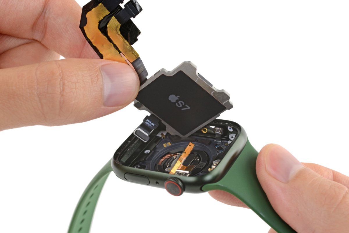 iFixit: Apple Watch Series 7 to Series 6 z kilkoma zmianami
