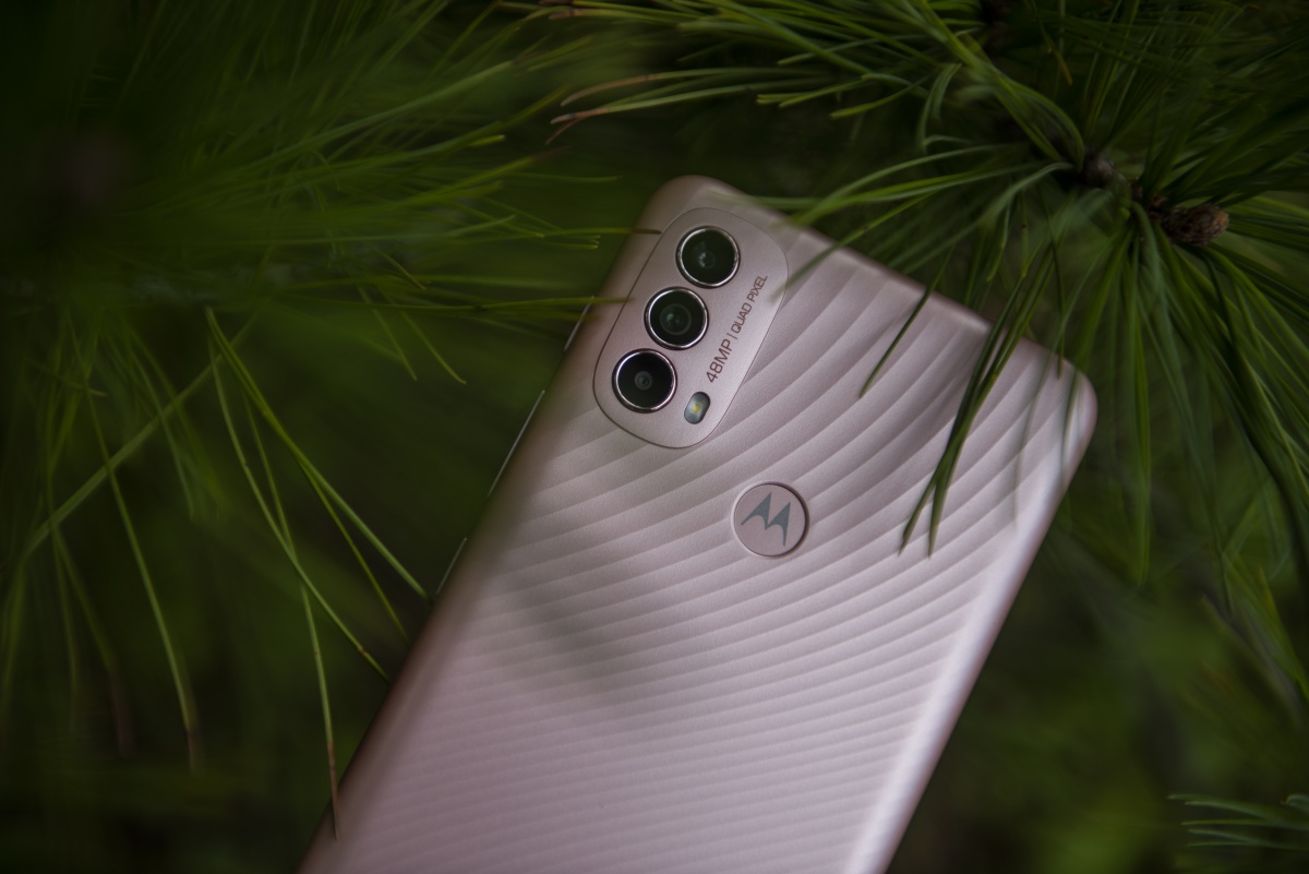 Motorola wprowadza do Polski dwa tanie smartfony – Moto E30 i Moto E40