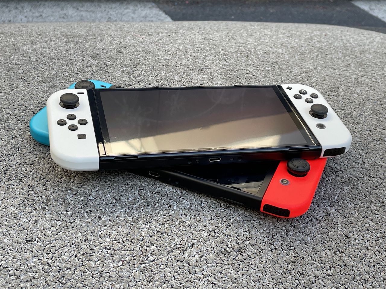 Nintendo Switch OLED. Tak się tnie koszty produkcji