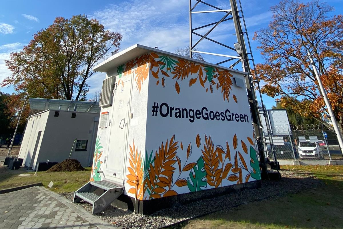 Orange udowadnia, że stacja bazowa może być efektywna i kolorowa