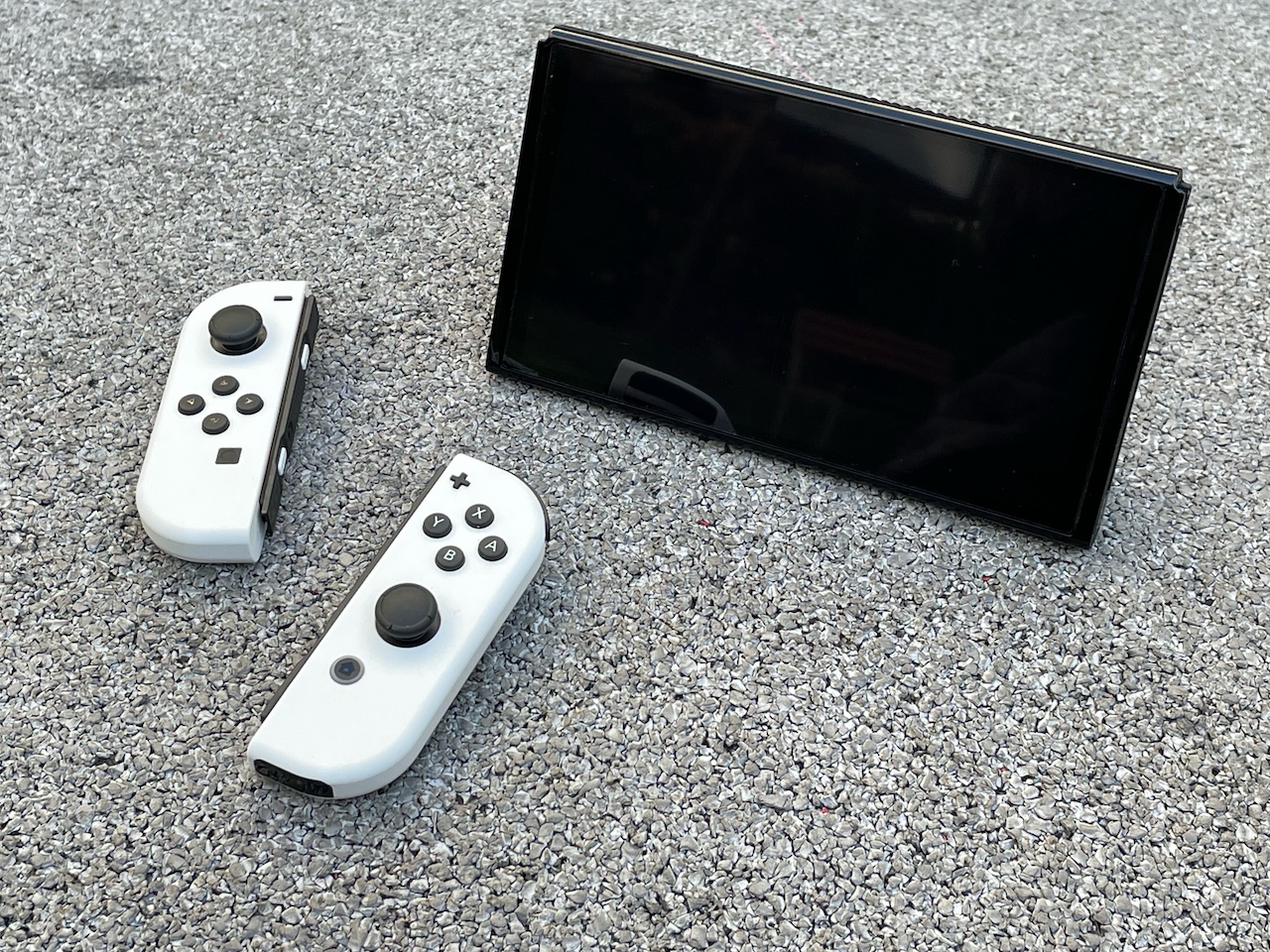 Nintendo Switch OLED vs Switch V2 | Szybki test