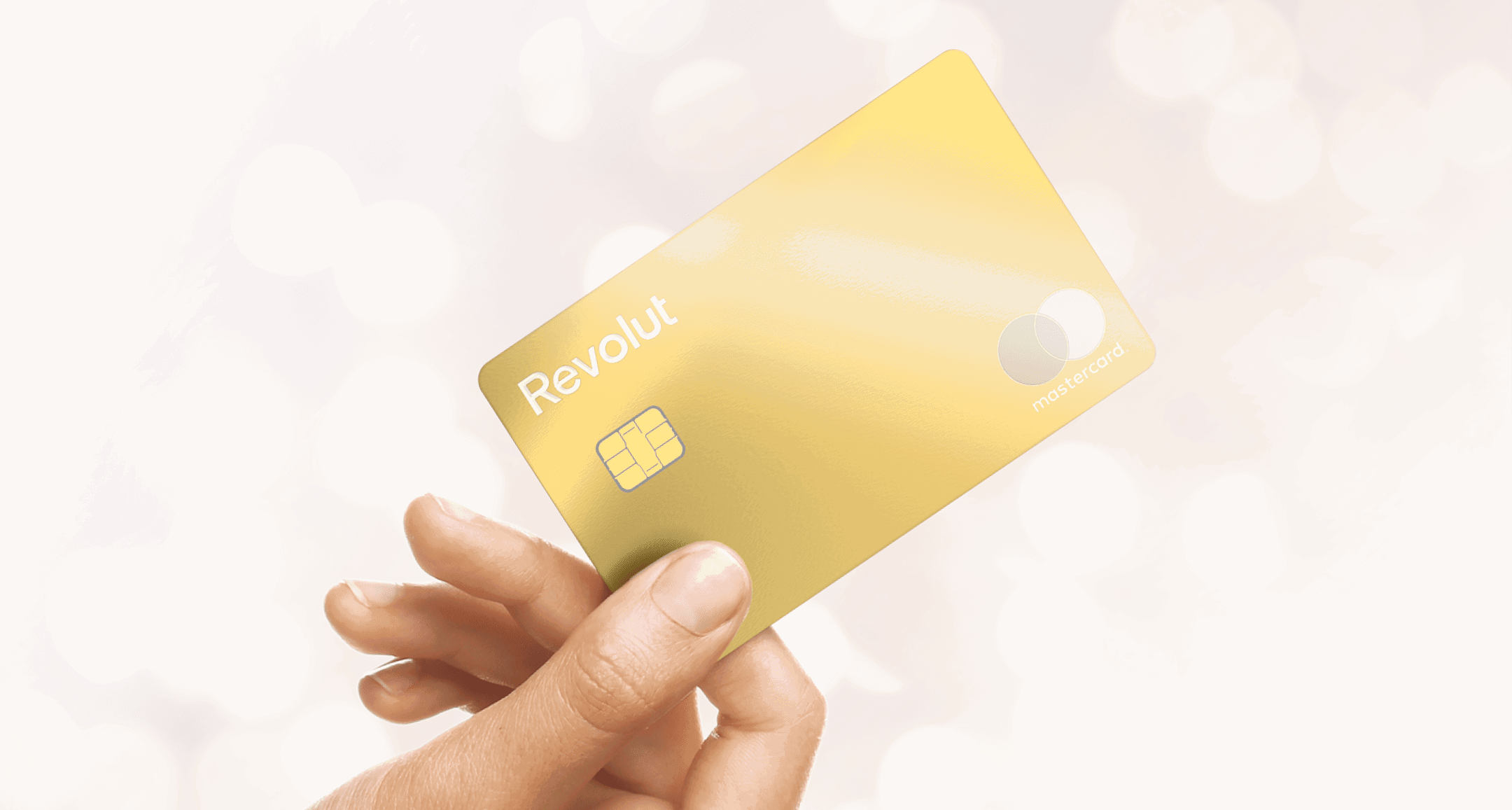 Revolut wydaje karty pokryte 24-karatowym złotem. Też możesz taką mieć!