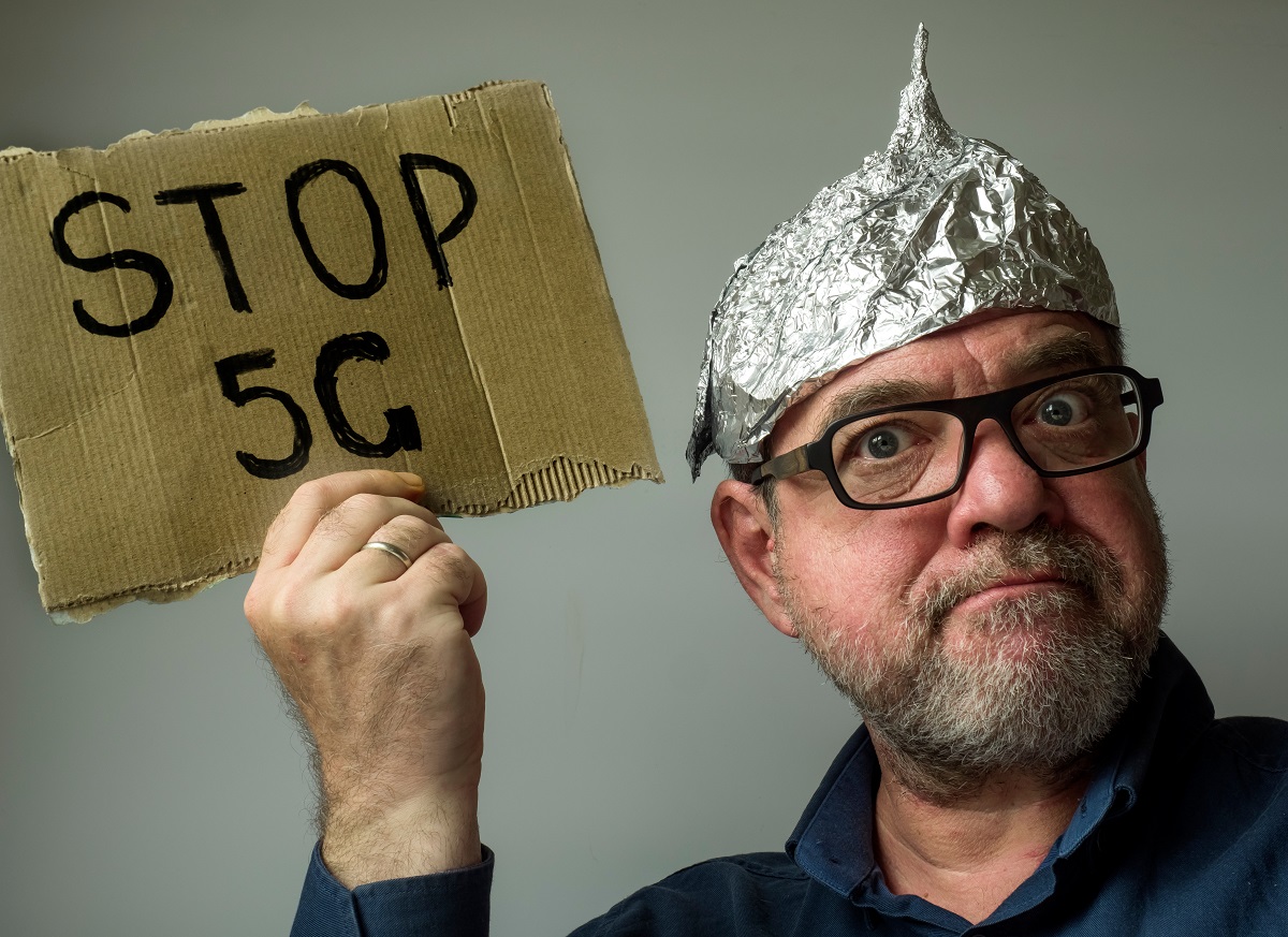 Chwila spokoju? Nie, znowu atakują maszty 5G