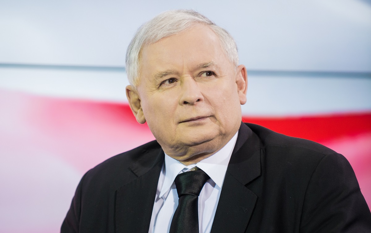 Jarosław Kaczyński mówi jaki telefon kupić. Tak unikniesz Pegasusa