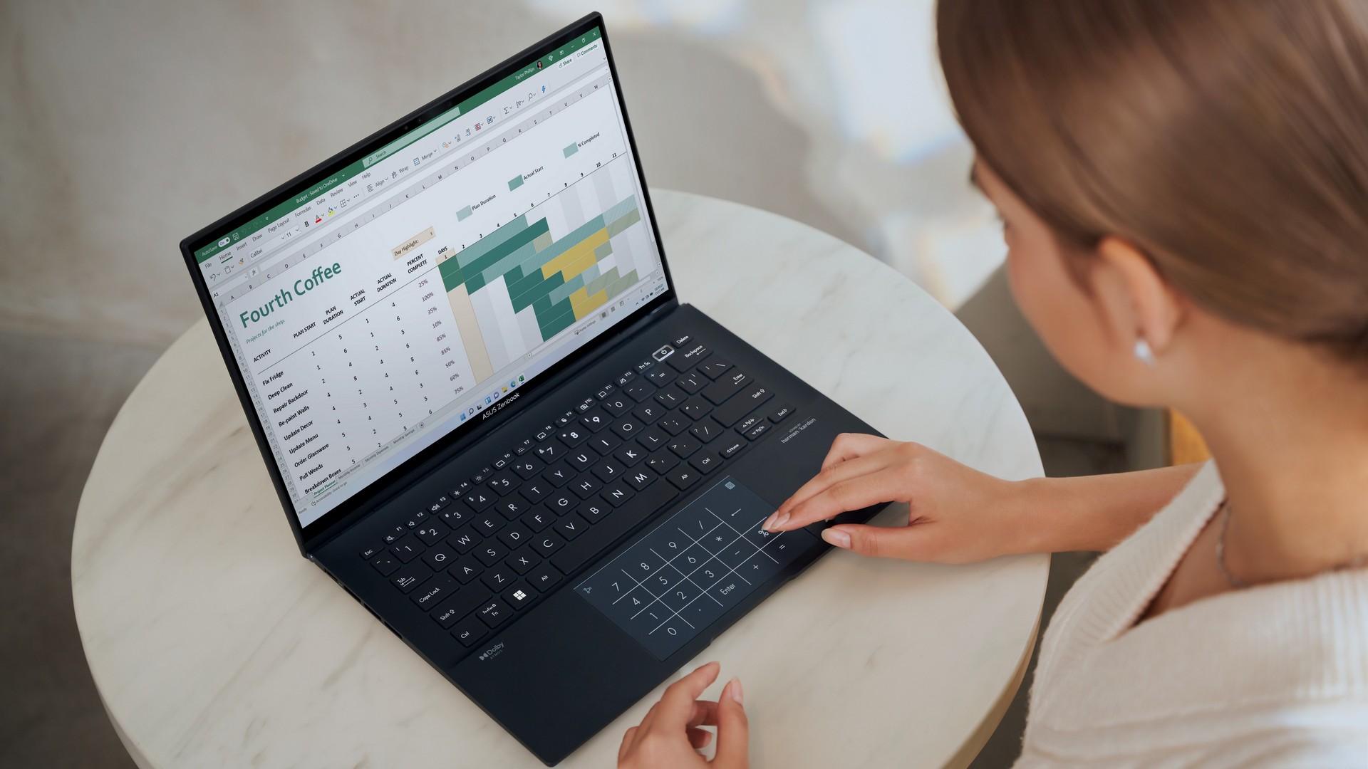 Asus zaprezentował laptopy z kosmosu - dosłownie!
