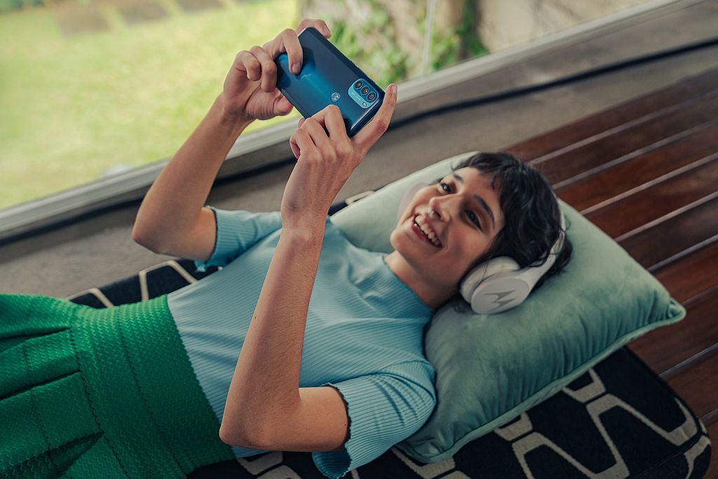 Motorola moto g71 5G z ekranem OLED już w Polsce – rusza sprzedaż
