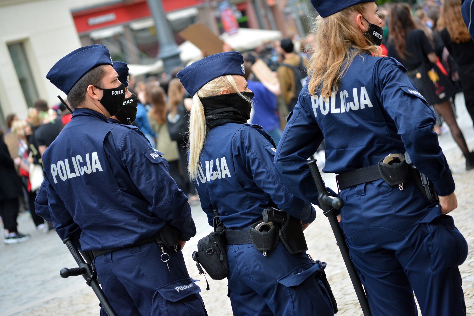 Policja ma dla Ciebie zadanie. Wystarczy komputer lub telefon