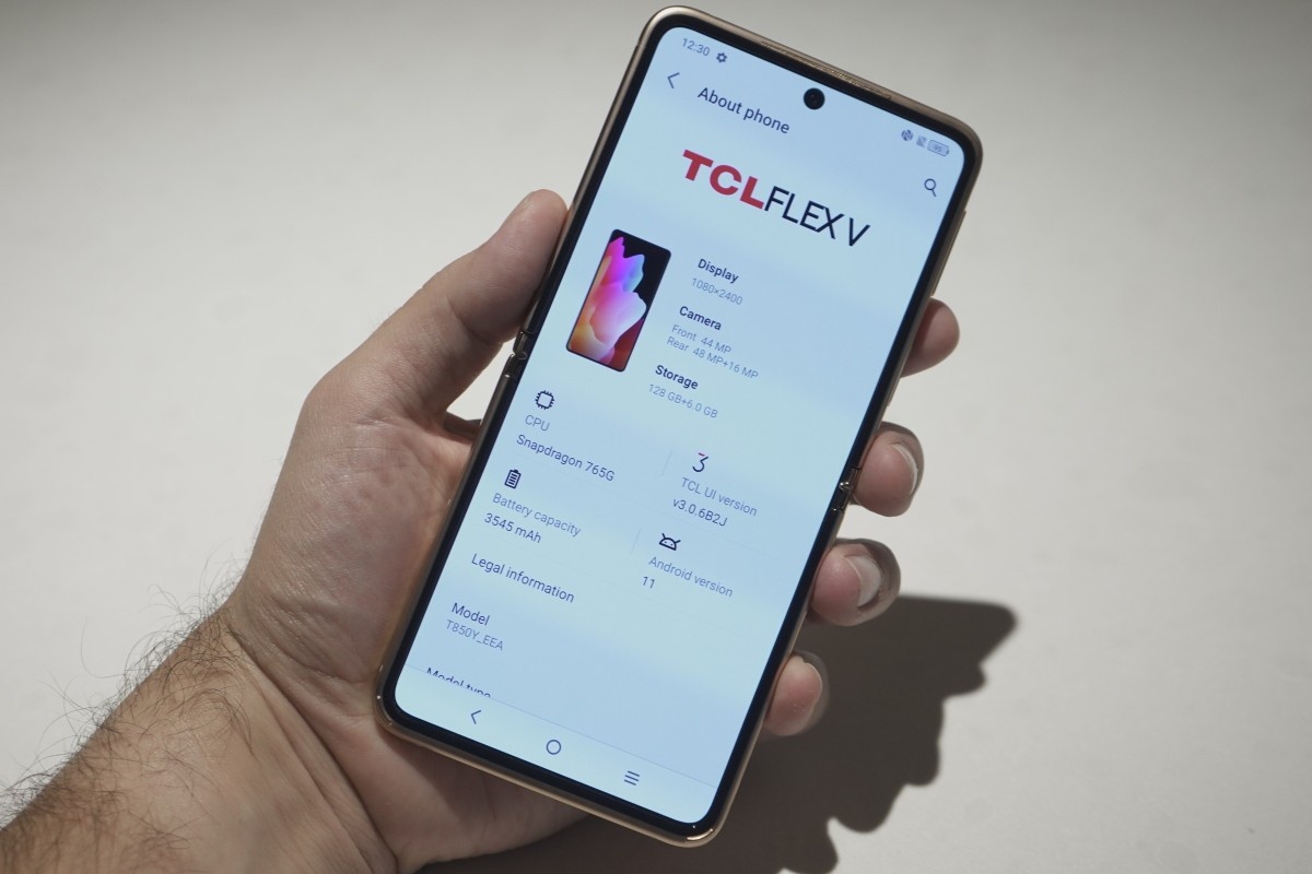 TCL pokazuje nowe smartfony oraz prototyp składaka z klapką