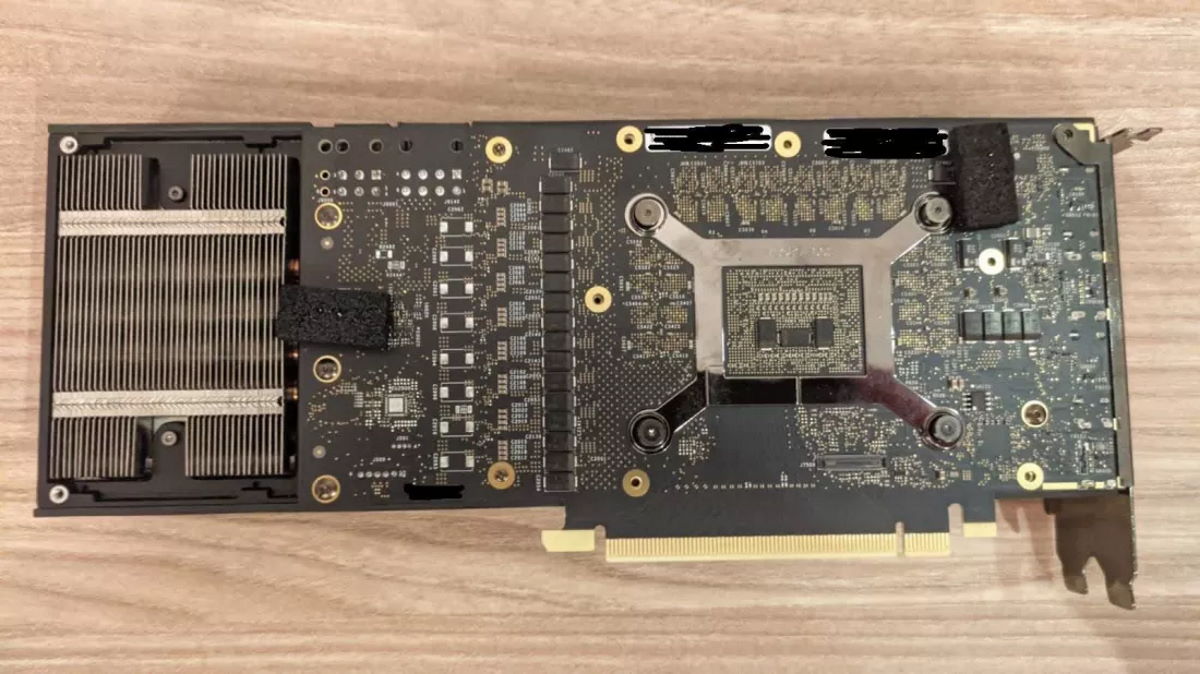 Tak wygląda karta graficzna Intel Arc Alchemist. Pierwszy unboxing