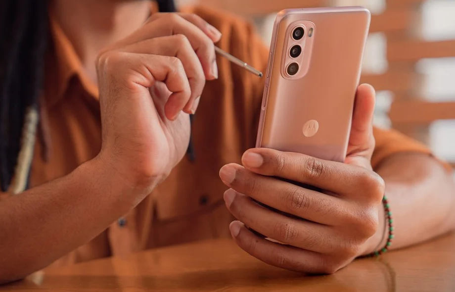 Nowa motka z rysikiem – oto Motorola Moto G Stylus (2022)