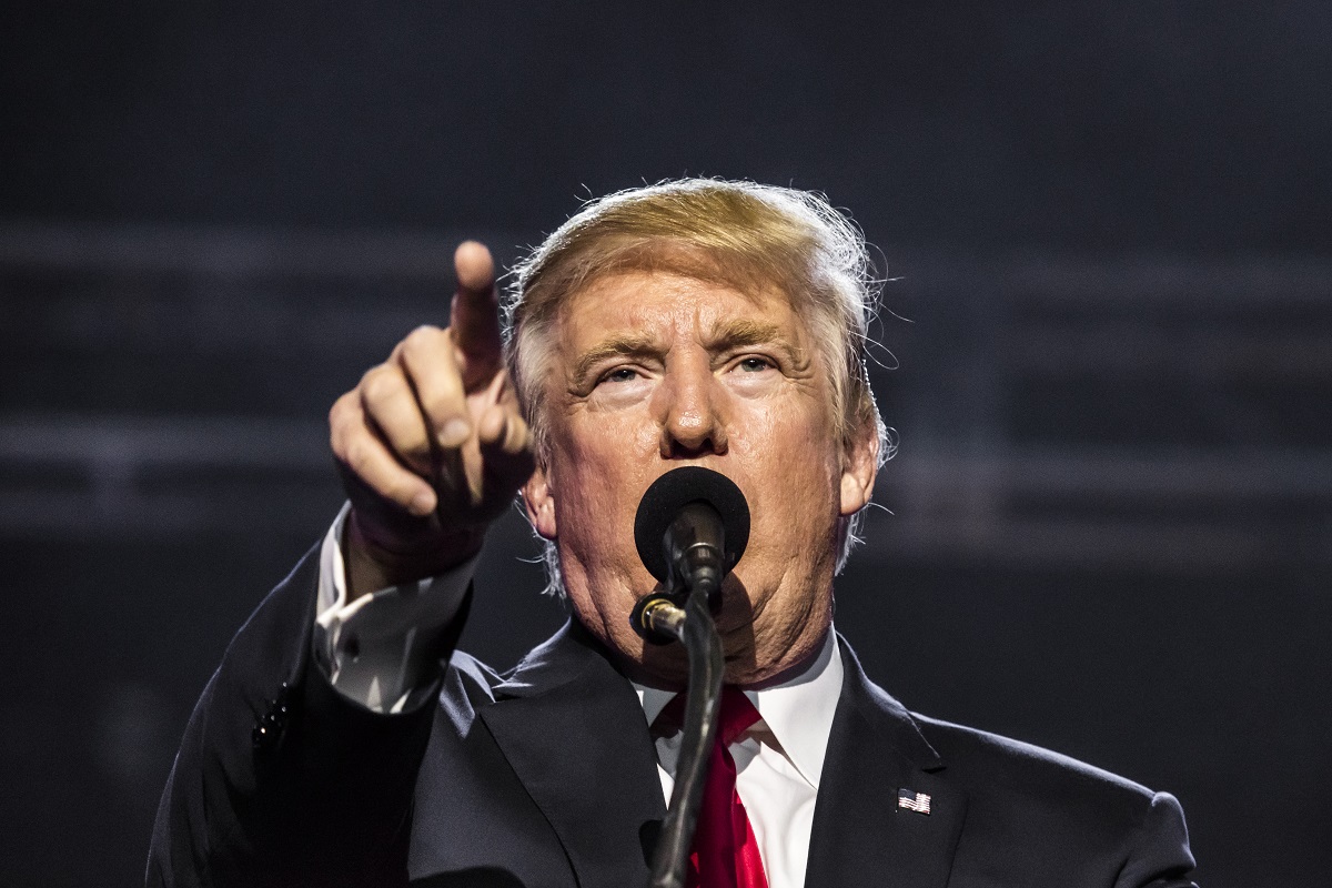 Donald Trump oficjalnie odpala Truth Social