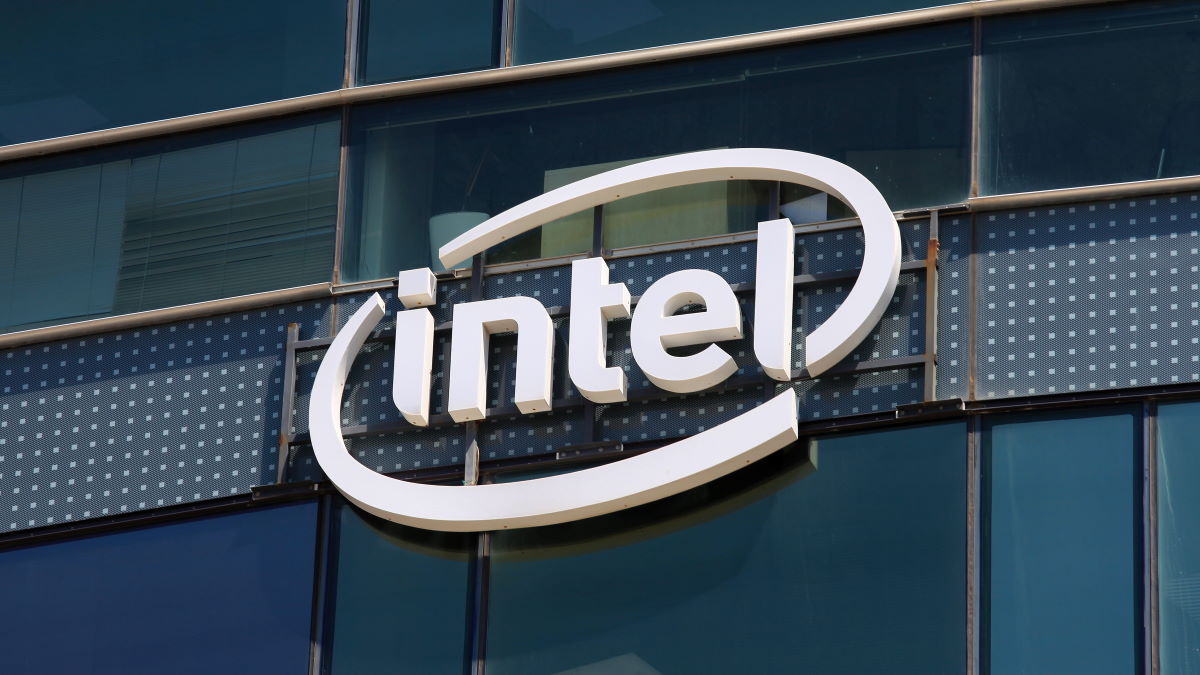 Intel się zbroi. Zyskuje dział kart graficznych