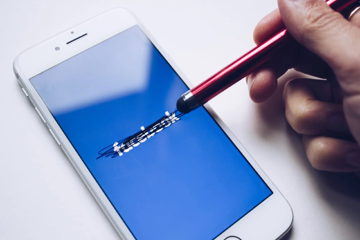 Francja i Niemcy: Facebook zwinie się z Europy? To wspaniale