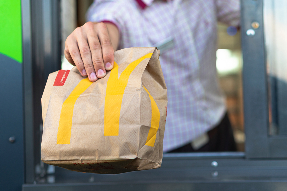 Rosjan opętało. Kanapka z McDonald's warta fortunę