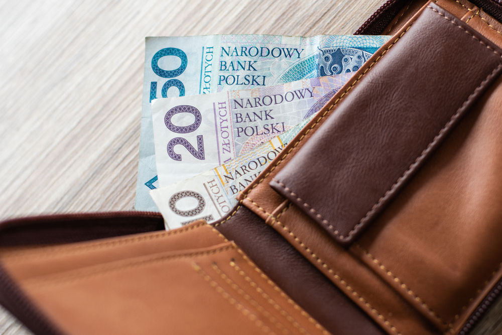 Pieniądze Polaków zagrożone. Na celowniku wspierający Ukrainę