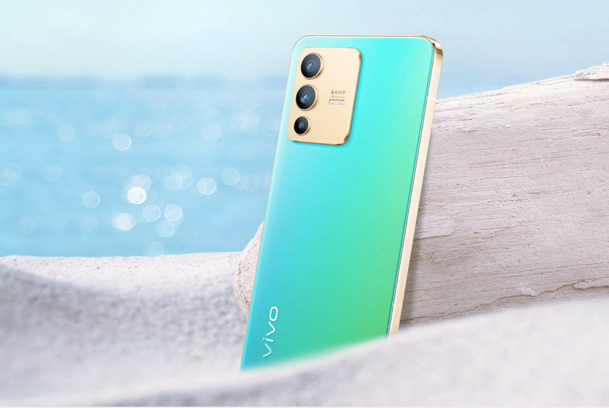 Vivo V23 5G już w marcu trafi do Polski. Telefon kameleon dla fanów selfie