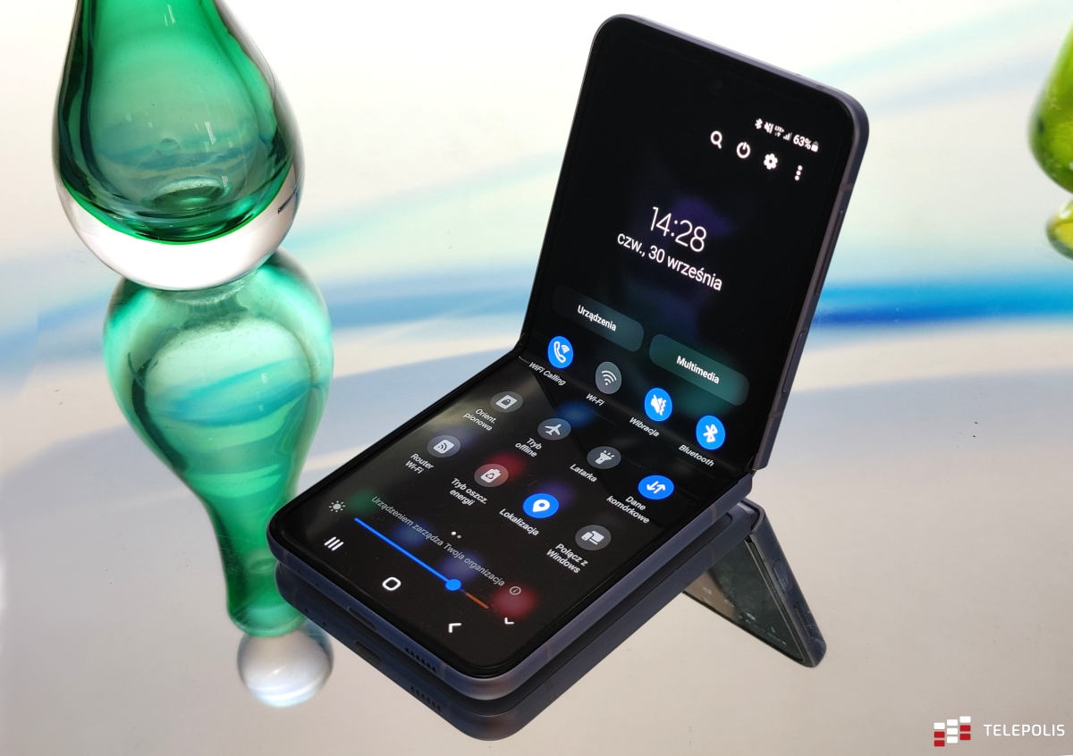 Samsung Galaxy Z Flip3 5G w T-Mobile taniej o 1200 zł