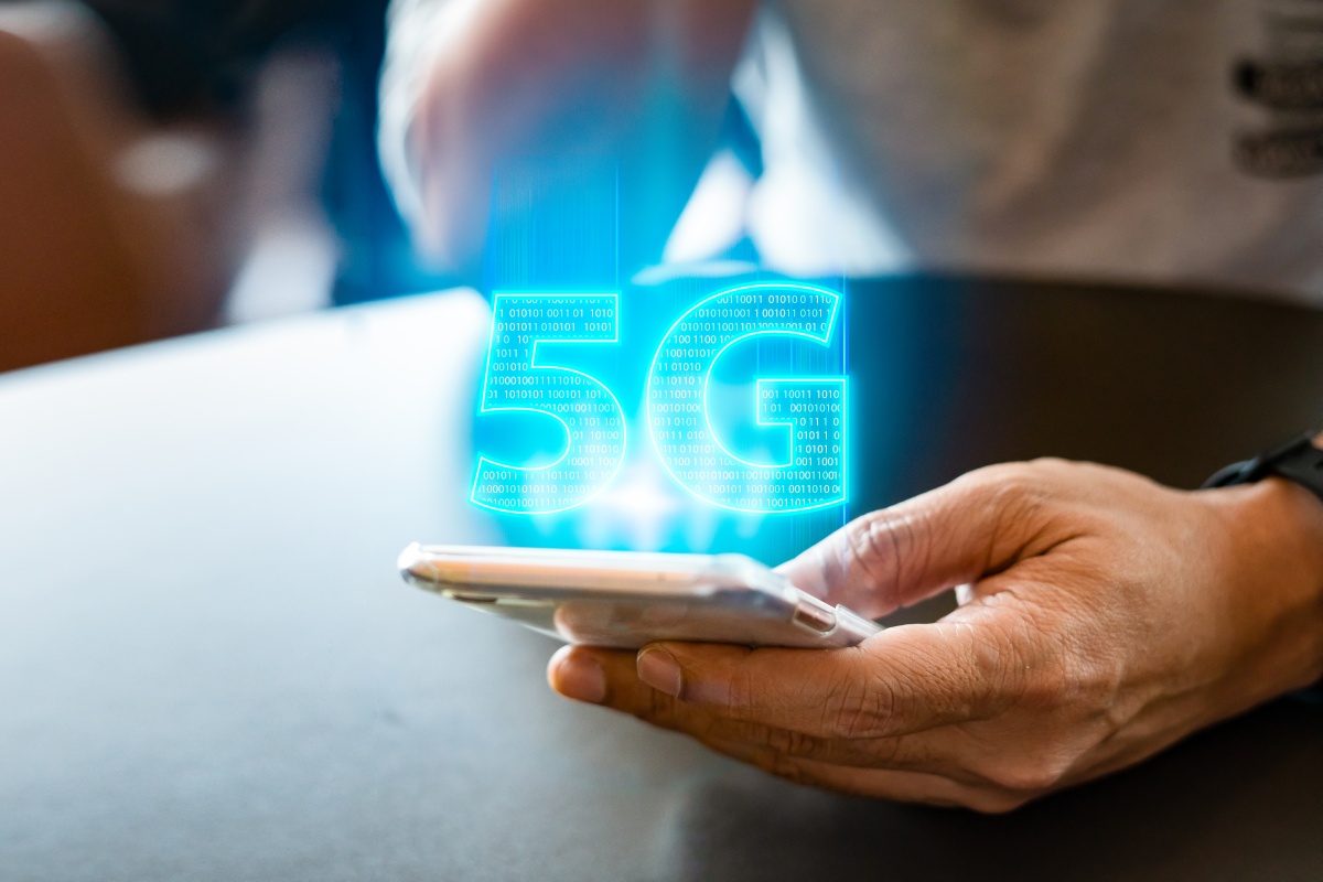 Smartfony 5G pokonały w sprzedaży urządzenia 4G