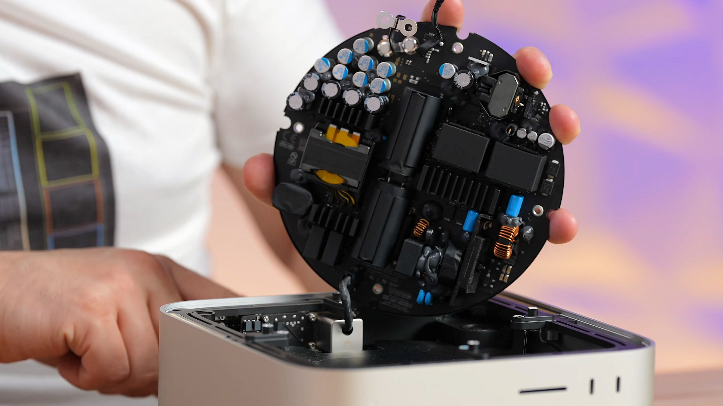 Apple M1 Ultra to olbrzym. Niemal trzy razy większy od AMD Ryzen