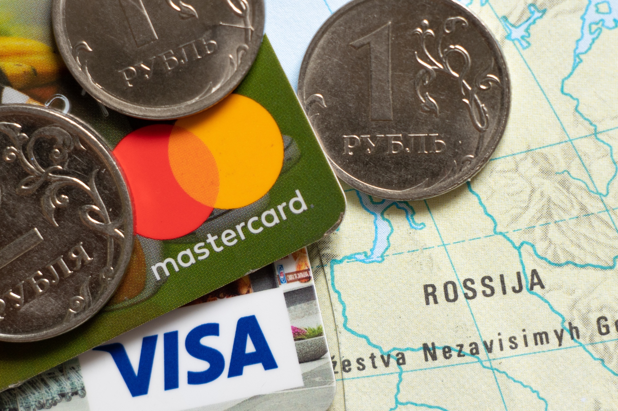 Visa i Mastercard karzą Rosjan. Rosyjskie karty można wyrzucić