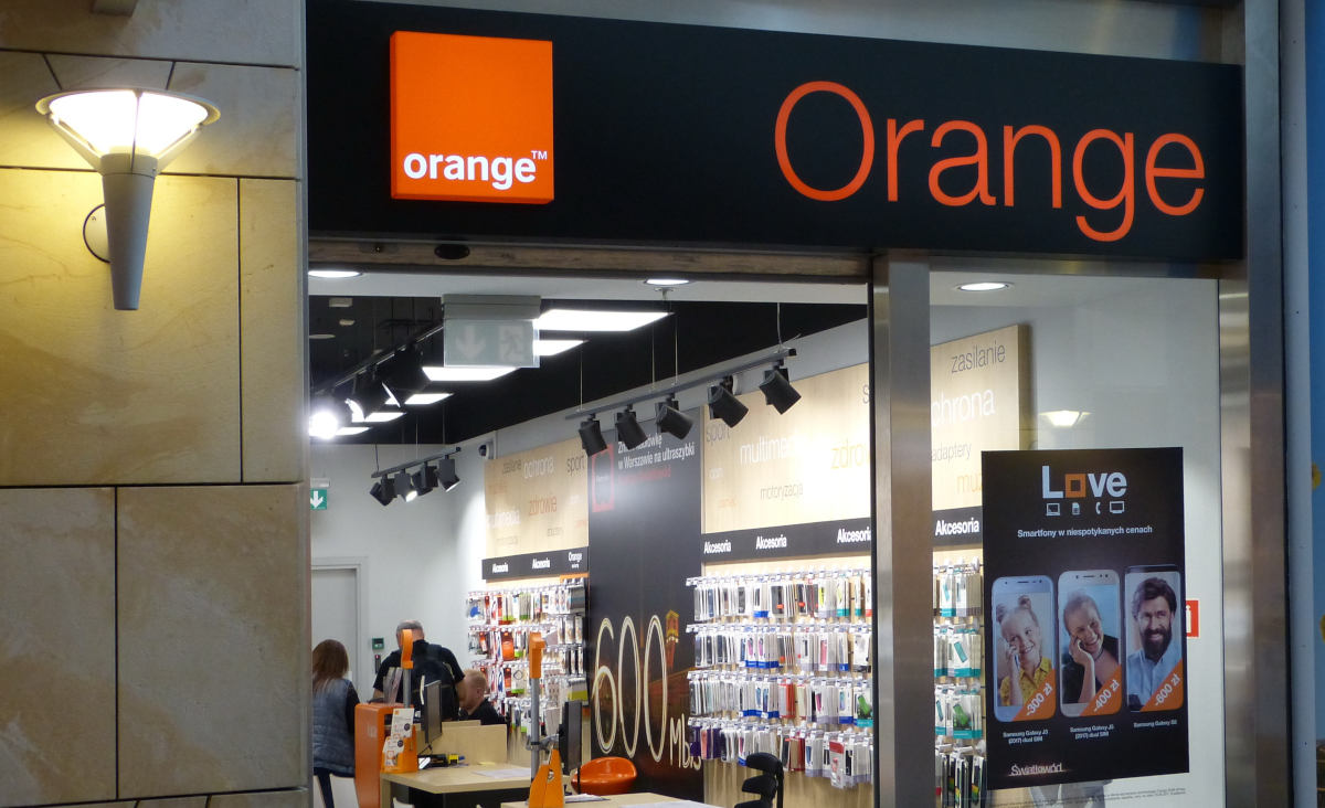 Orange zapłaci trzy raty za smartfon i daje więcej gigabajtów