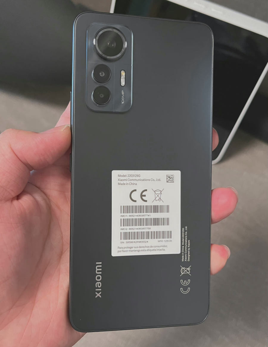 Xiaomi 12 Lite 5G na żywo. Ma aparat 108 Mpix i tak wygląda