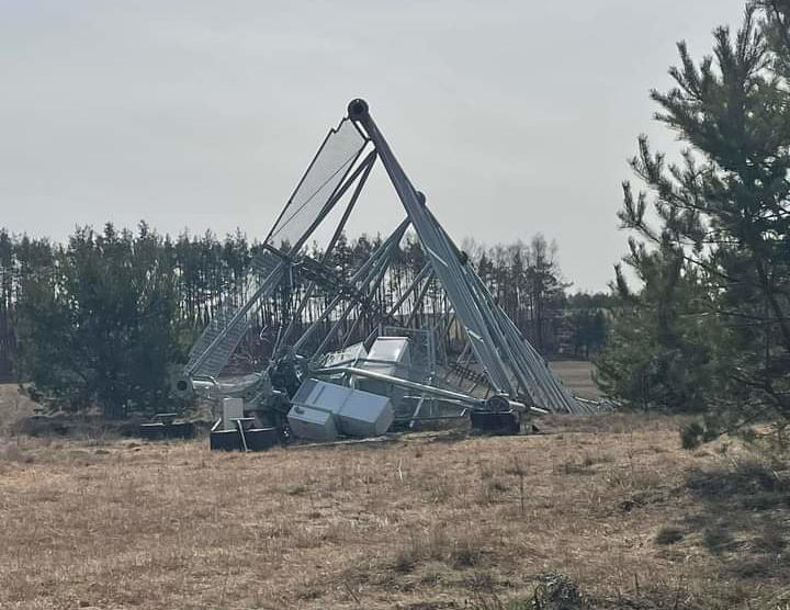 Foliarze przewrócili maszt telefonii komórkowej? Policja szuka sprawców