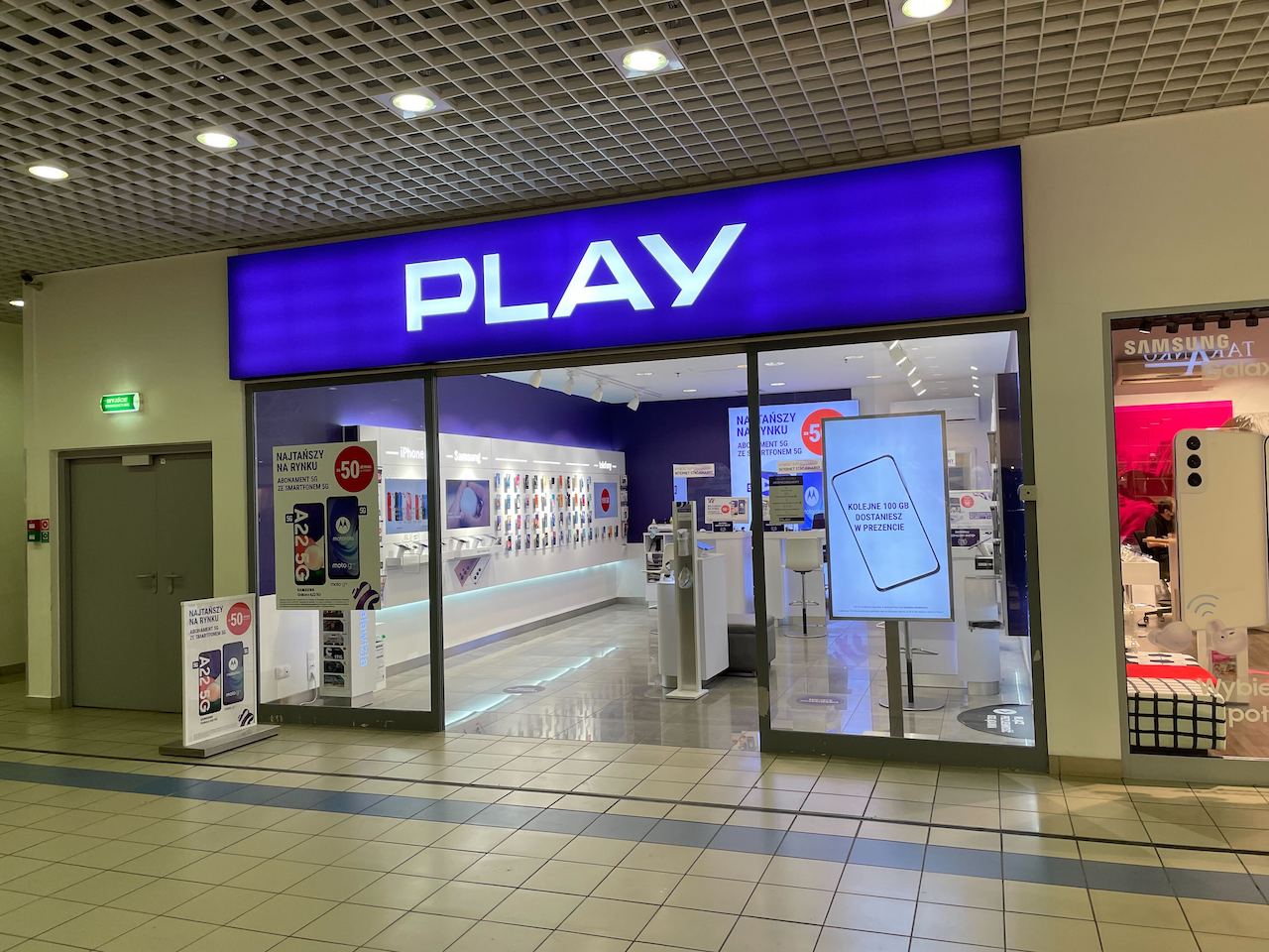 Play szoruje po dnie. Dane nie pozostawiają złudzeń