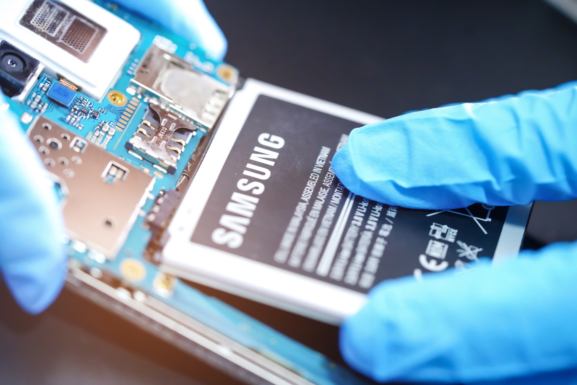 Samsung poprawia baterie. Nowa konstrukcja da 10% większą pojemność