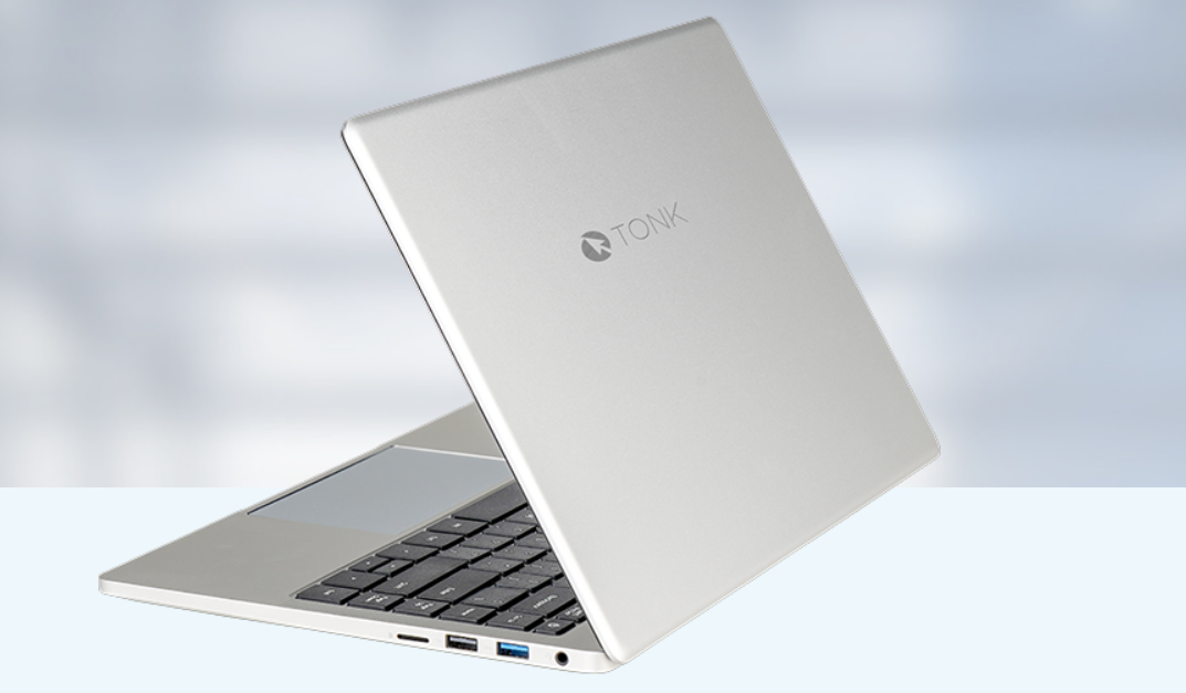 Rosja wprowadza swój pierwszy laptop. Wyszło niezdarnie