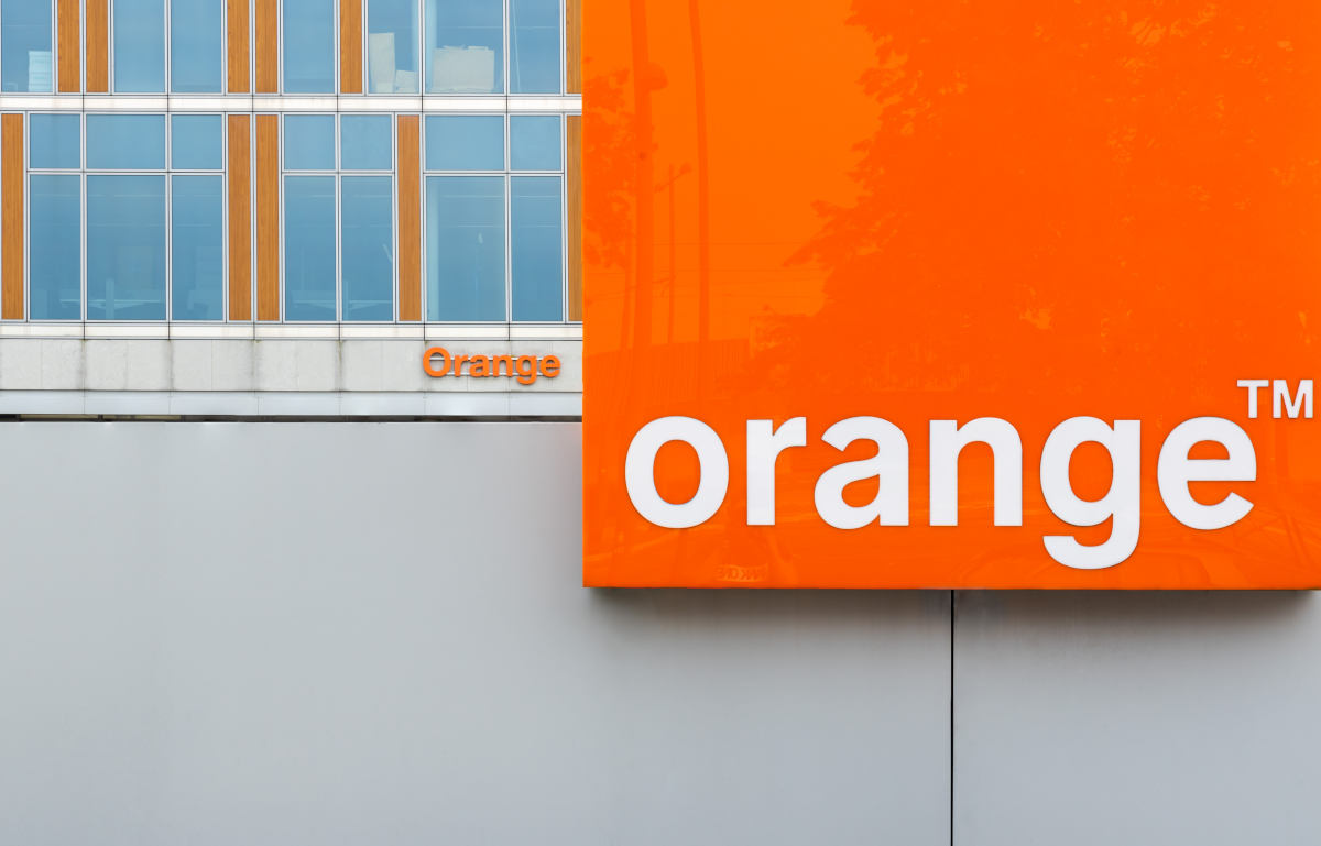 Orange na kartę: darmowe usługi bez limitu i pakiet GB. Wystarczy doładować