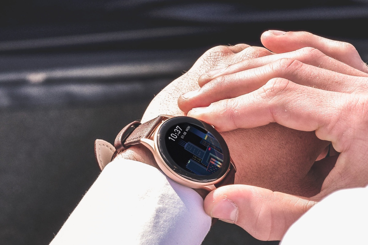 Maxcom FW48 Vanad Satin – elegancki smartwatch w dobrej cenie
