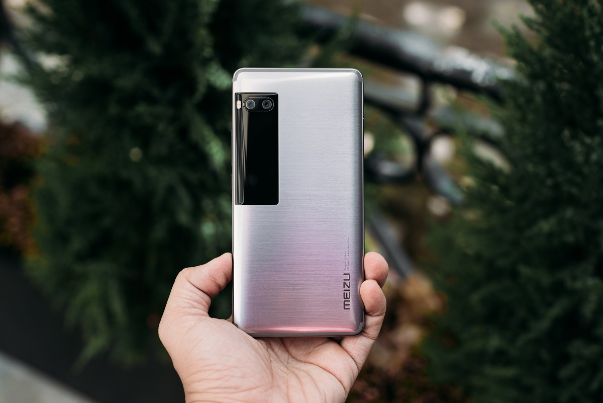 Właściciel Volvo kupuje Meizu