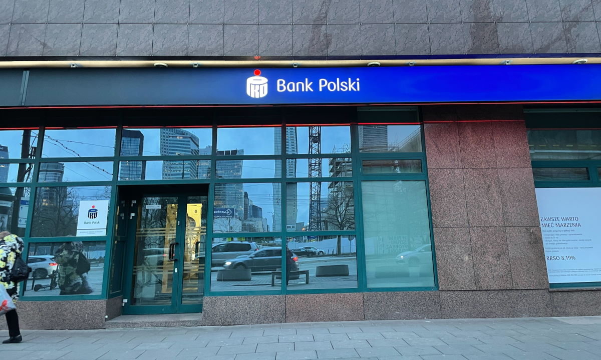 PKO BP zapowiada utrudnienia. Lepiej wypłać pieniądze