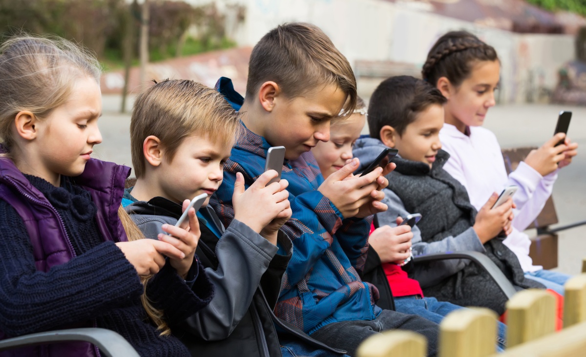 Smartfony w Polsce a dzieci. Dane są alarmujące