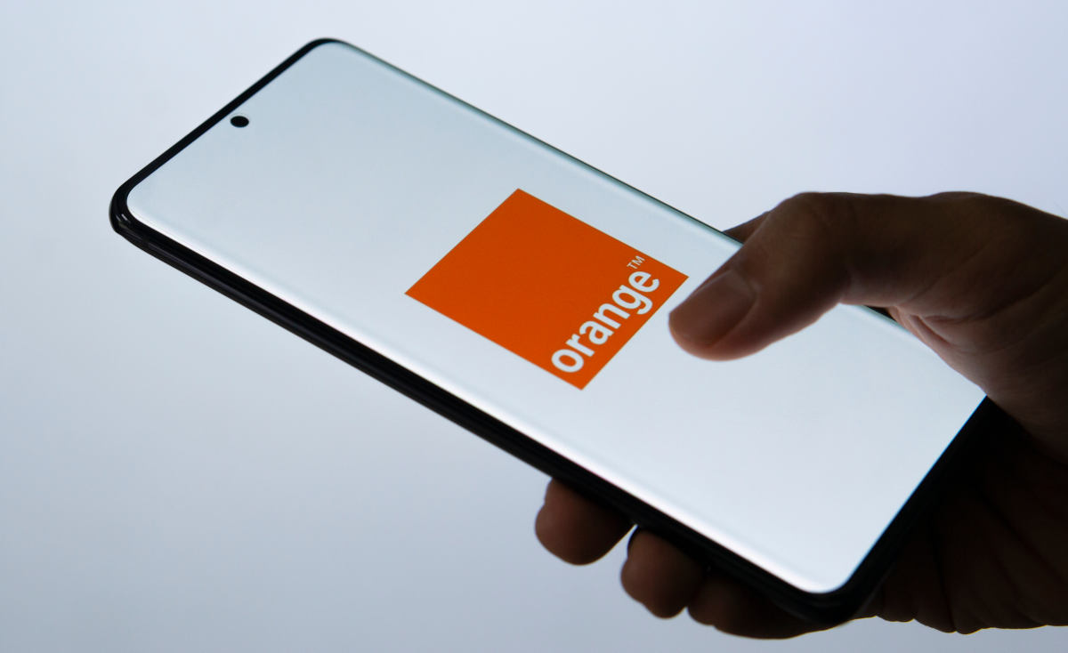 Atak na klientów Orange. Grożą zablokowaniem karty SIM