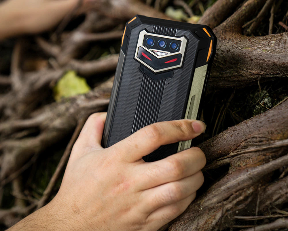 Doogee S89 Pro w stroju Batmana debiutuje z baterią 12 000 mAh