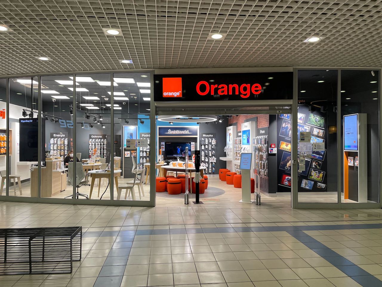Orange alarmuje. Tych stron lepiej unikaj