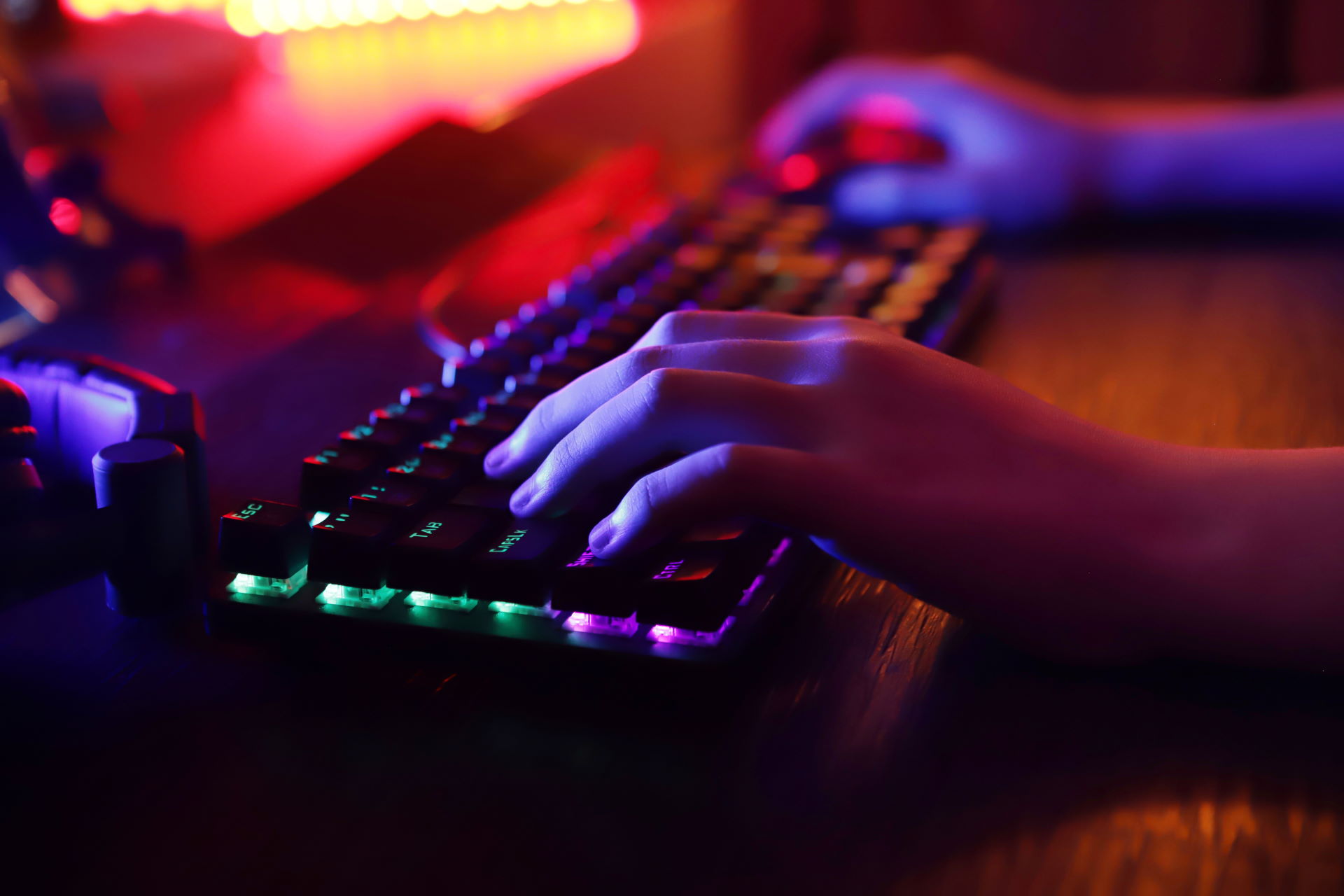 Jaką klawiaturę gamingową do 200 zł wybrać? Podpowiadamy