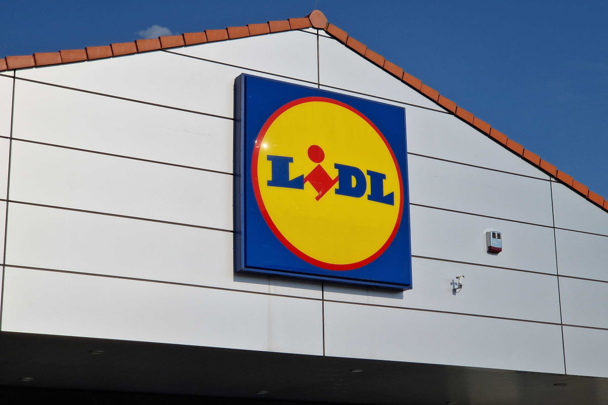 Lidl zaskakuje nowością. To projektor za 15 zł. Wyjaśnijmy