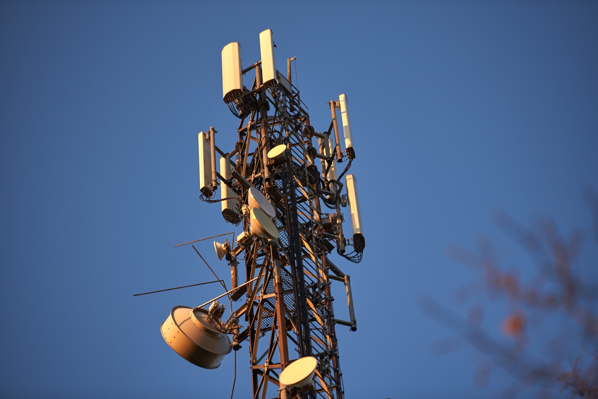 Telekomy wyprzedają infrastrukturę, czyli najem lepszy od własności