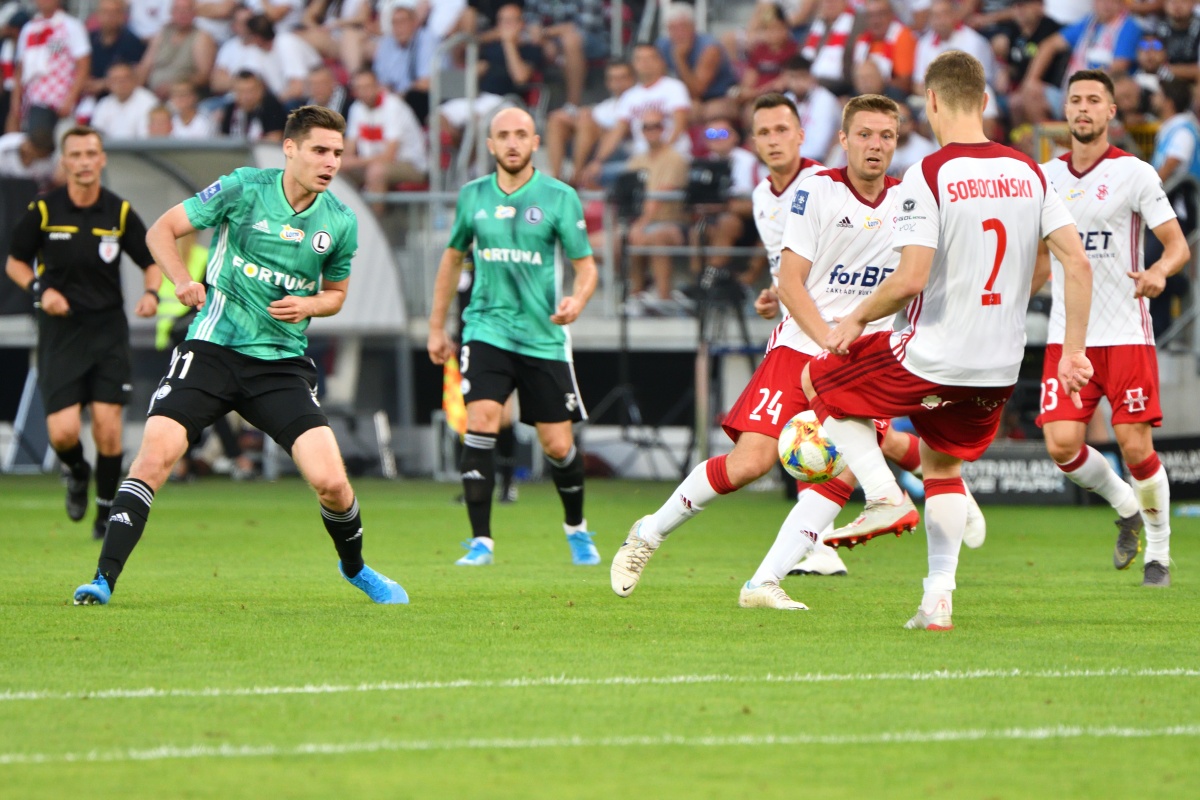 Polsat Box pokaże mecze piłkarskiej Ekstraklasy i 1 Ligi