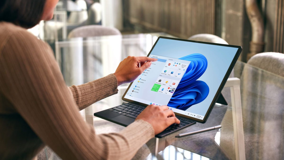 Nowa generacja Lenovo ThinkPad X1 Fold. Składany laptop z ekranem OLED