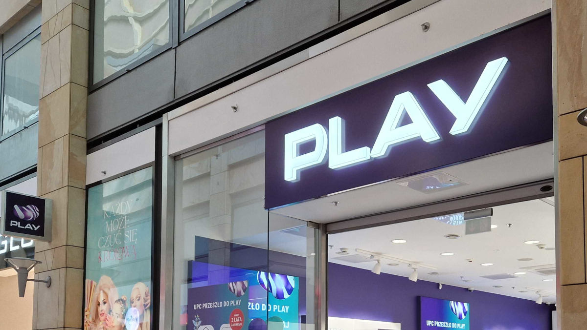 Play: nawet 300 GB internetu w smartfonie od 30 zł miesięcznie