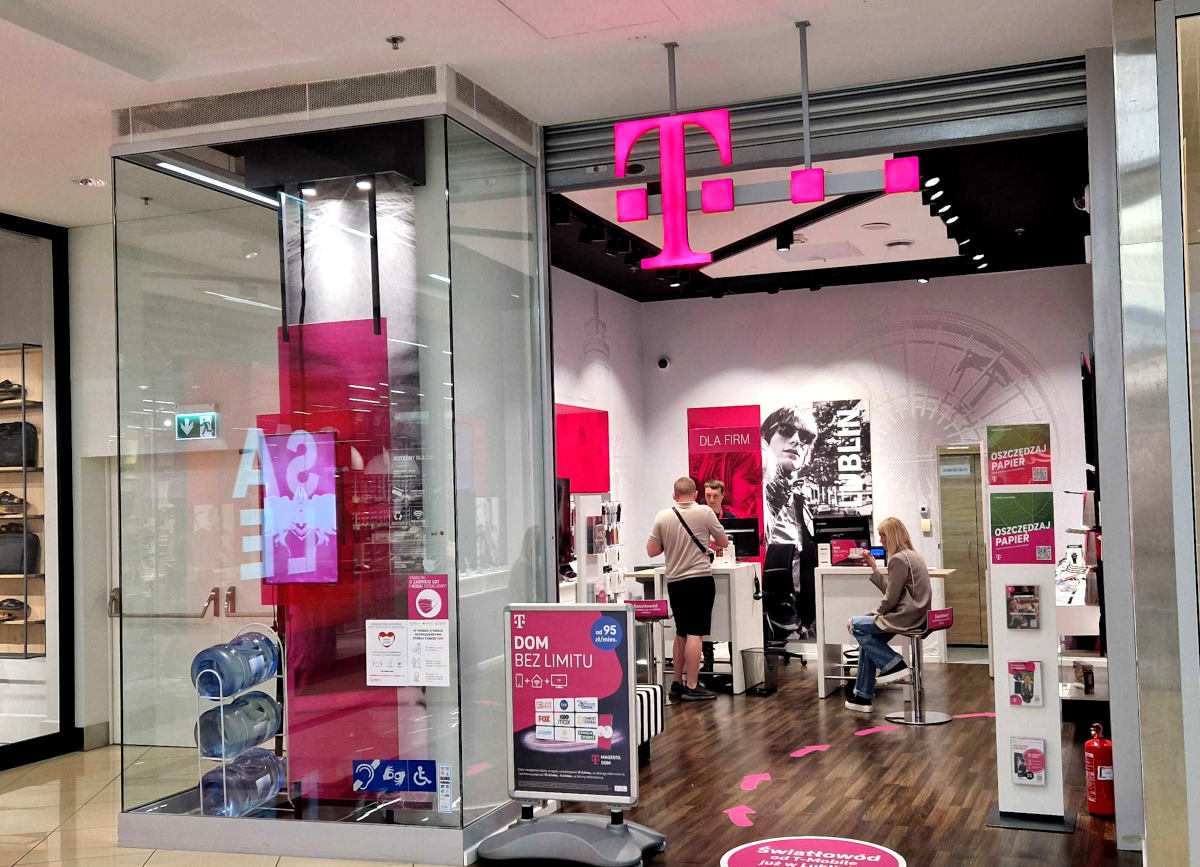 T-Mobile szaleje. Będzie oddawać klientom pieniądze