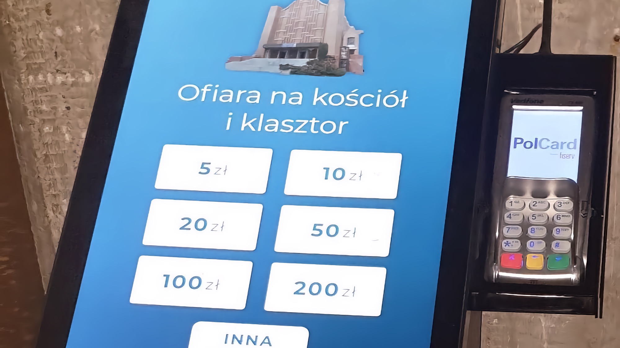 Tajemnicze urządzenia stanęły w polskich kościołach. Wyjaśniamy