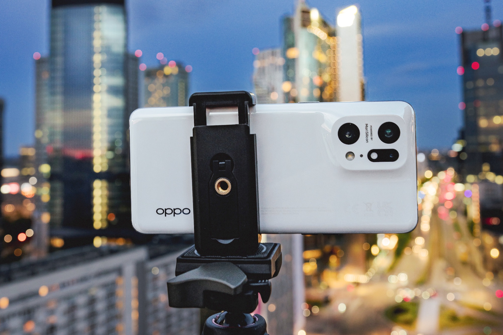 OPPO Find X5 Pro. Biała wersja zmierza do Polski