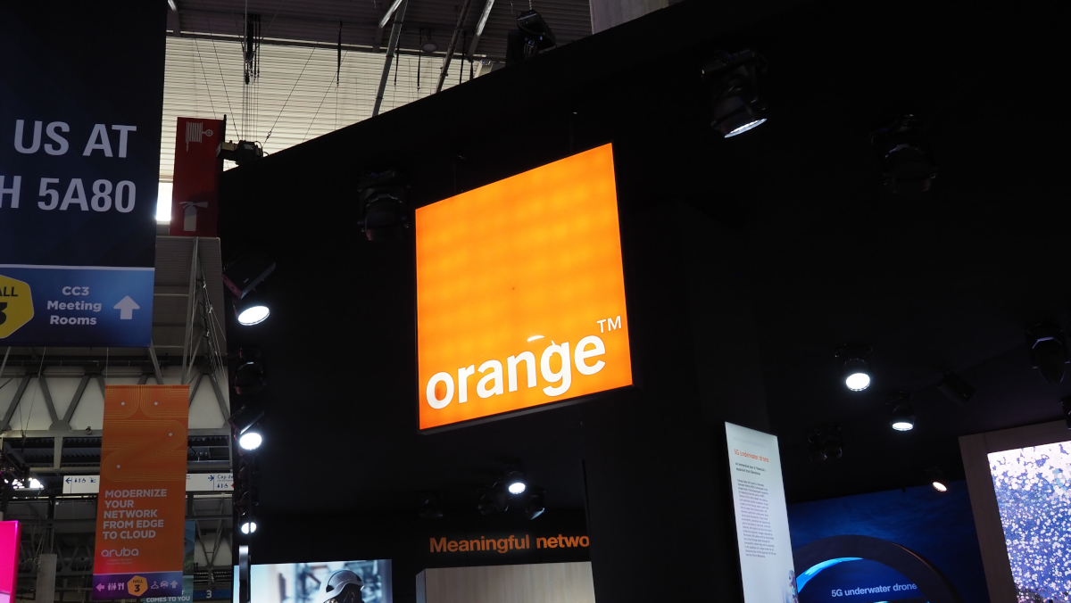 Orange rozda klientom ponad 1 TB Internetu. Jest haczyk