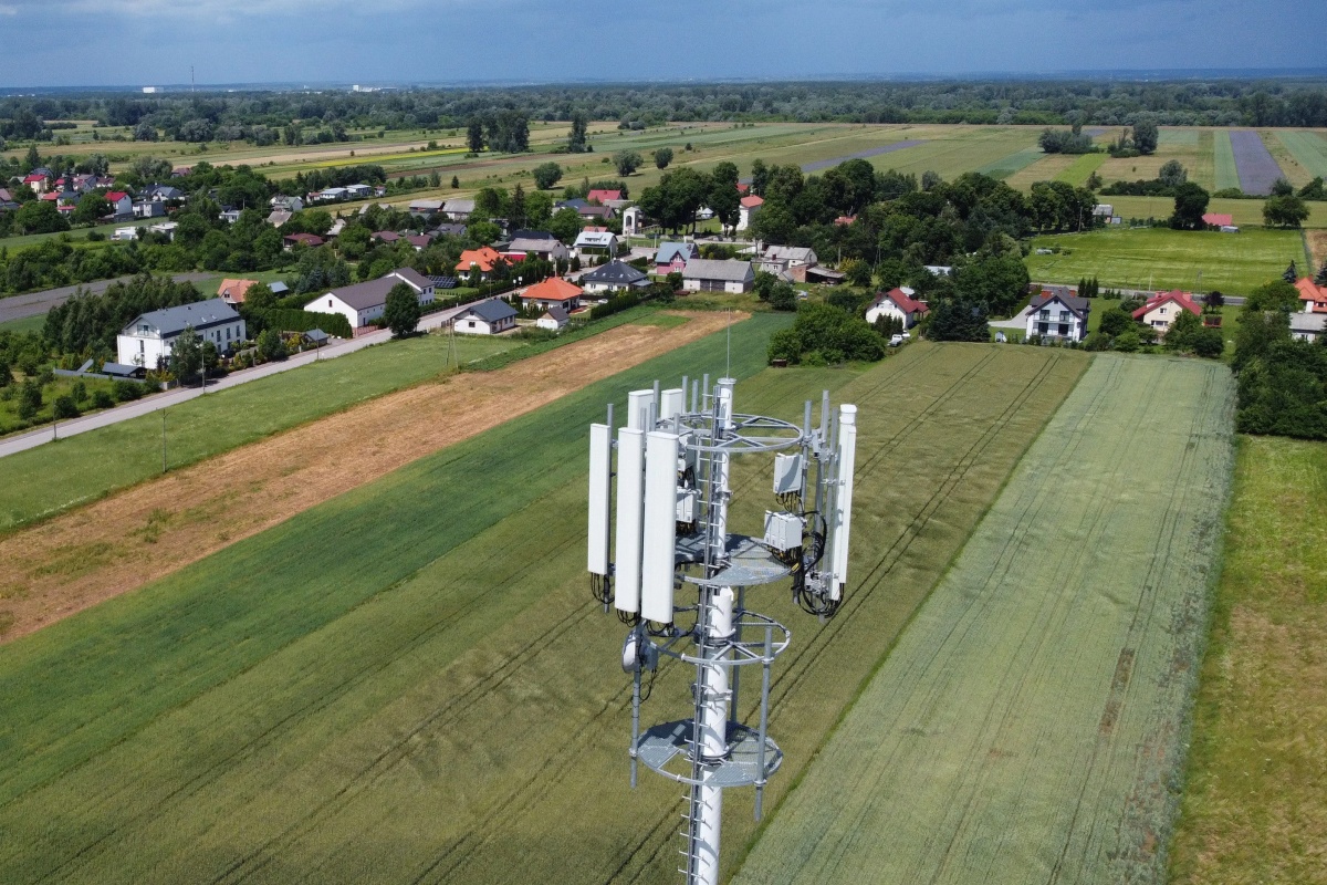 Play zwiększa zasięg. Fioletowe LTE dotarło do nowych miejscowości