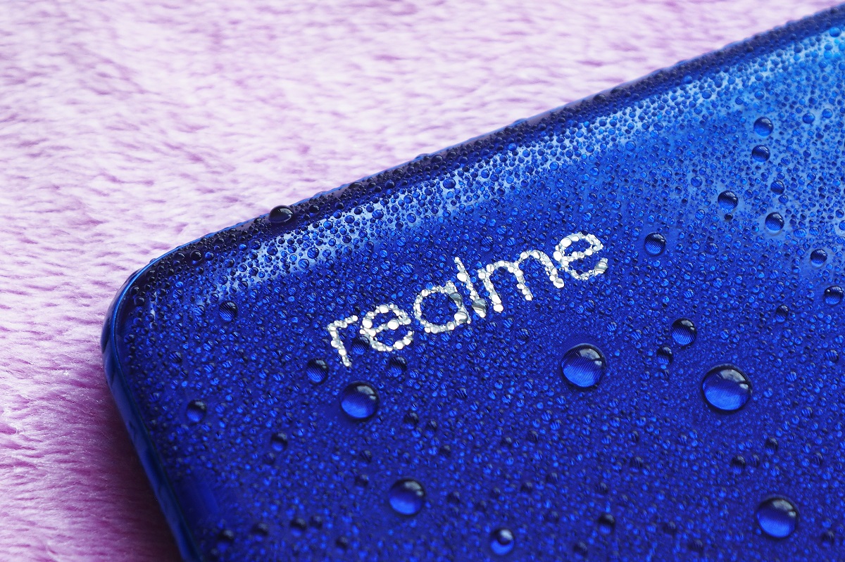 Xiaomi i realme podbijają Rosję. Apple i Samsung ostro w dół